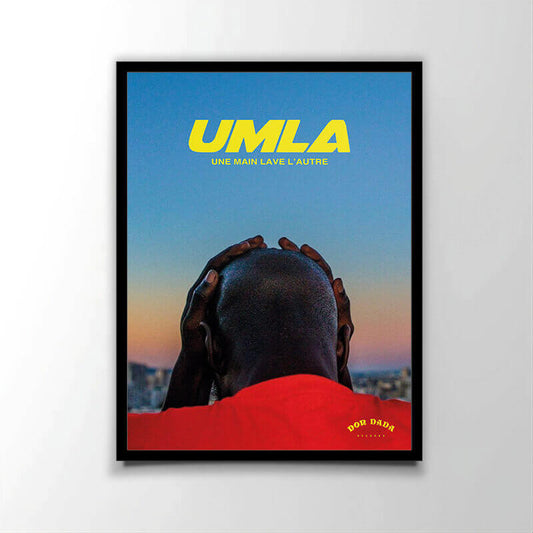 Poster officiel de l'album "Une Main Lave L'Autre (UMLA)" (2018) du rappeur français Alpha Wann. Parfait pour les fans de rap français.