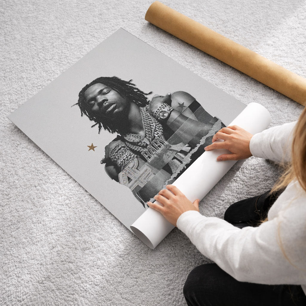 Poster Lil Baby – 4PF déroulé au sol avec son tube d'expédition