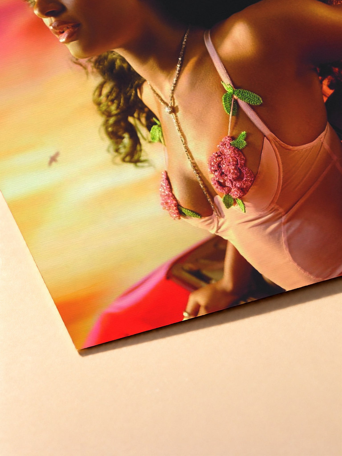 Gros plan sur l'impression du poster Ayra Starr – The Year I Turned 21