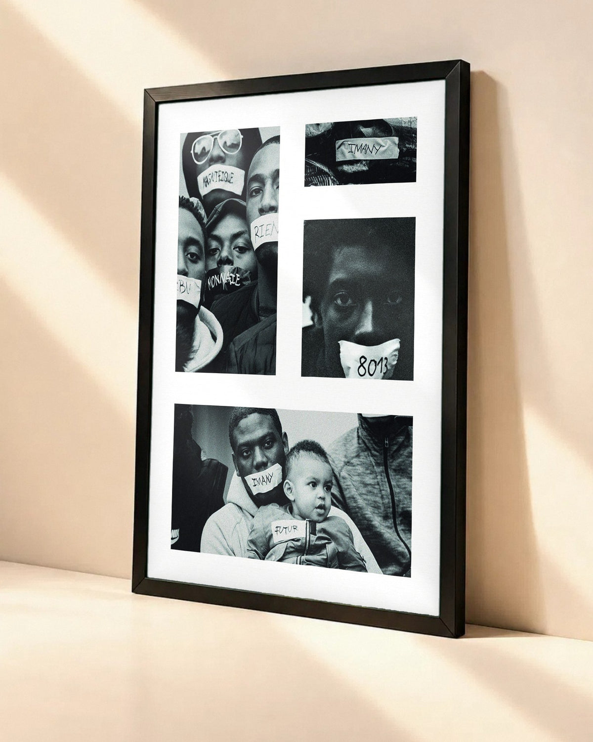 Poster Dinos – Imany dans un cadre noir, vue en angle