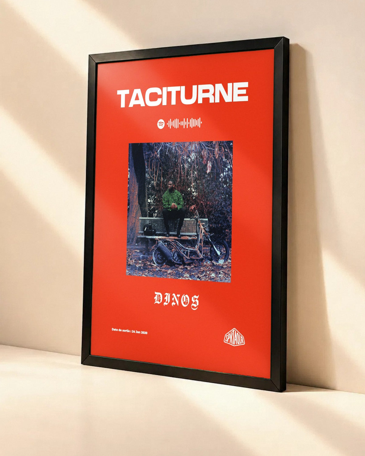 Poster Dinos – Taciturne dans un cadre noir, vue en angle