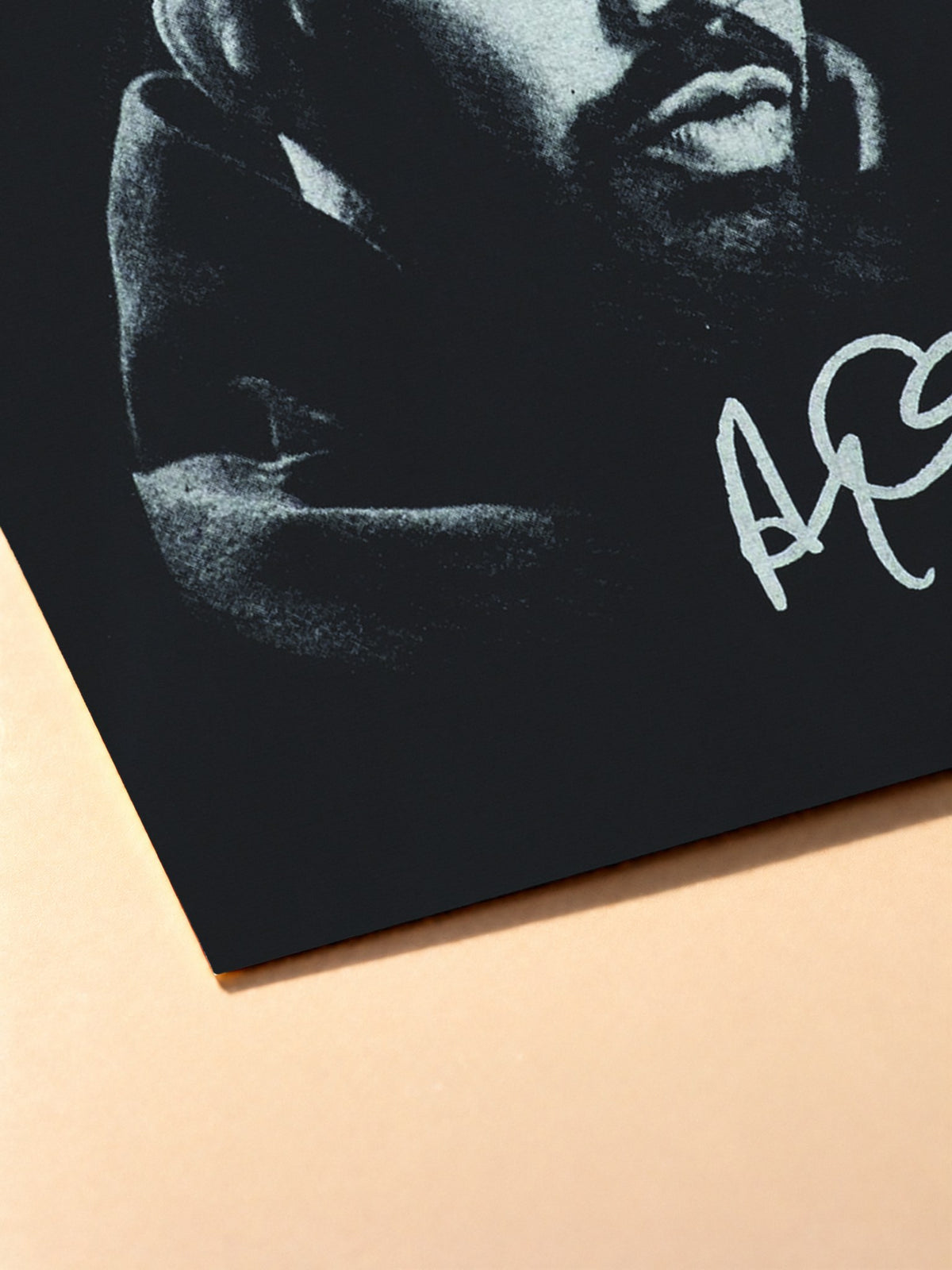 Gros plan sur l'impression du poster Drake – Scorpion