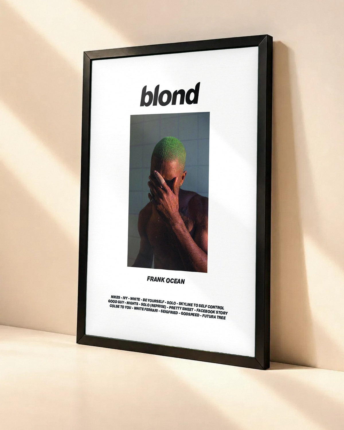 Poster Frank Ocean – Blonde dans un cadre noir, vue en angle