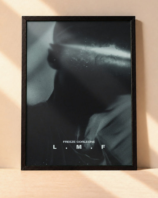Poster Freeze Corleone – LMF encadré dans un cadre noir, posé contre un mur clair