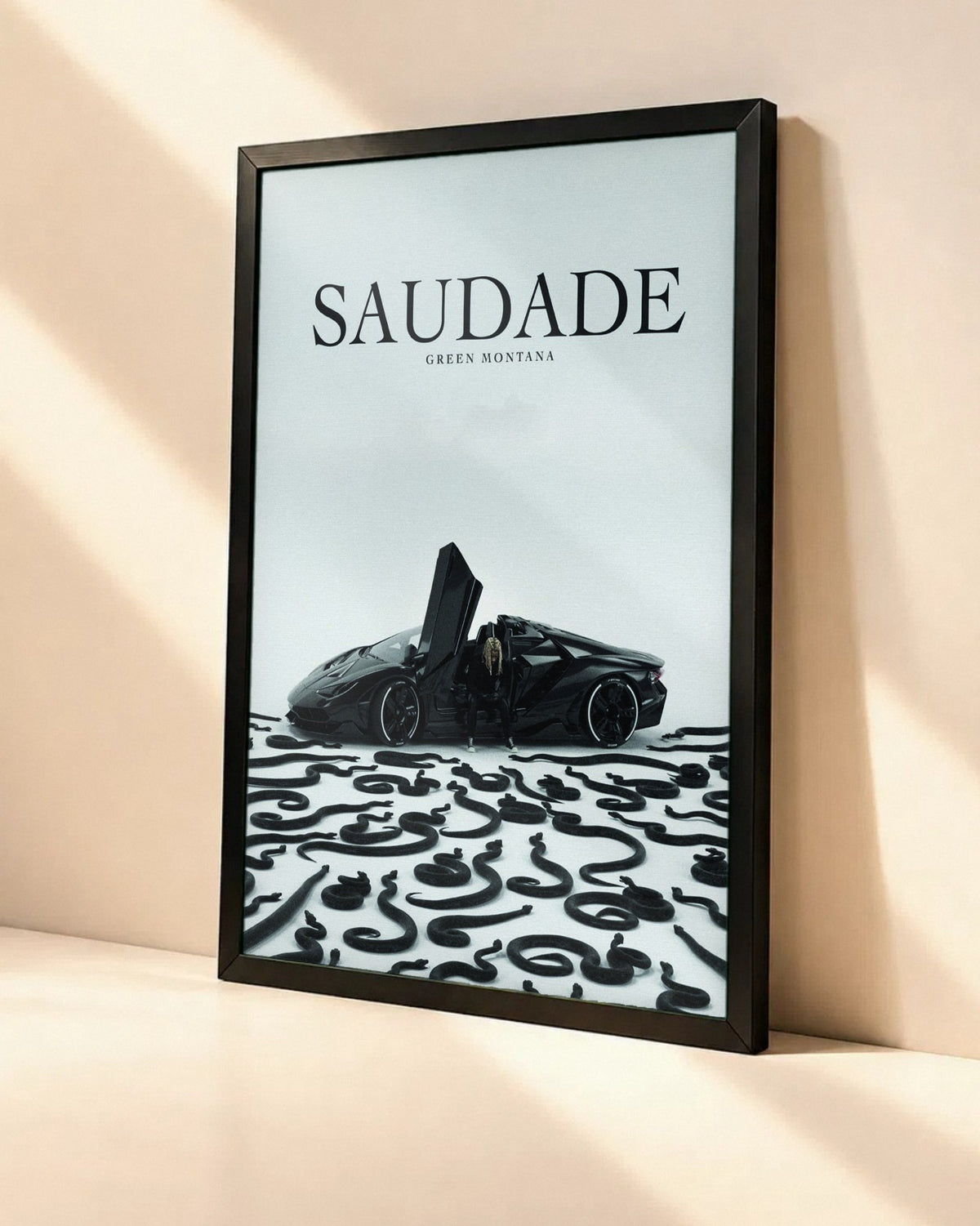 Poster Green Montana – Saudade dans un cadre noir, vue en angle