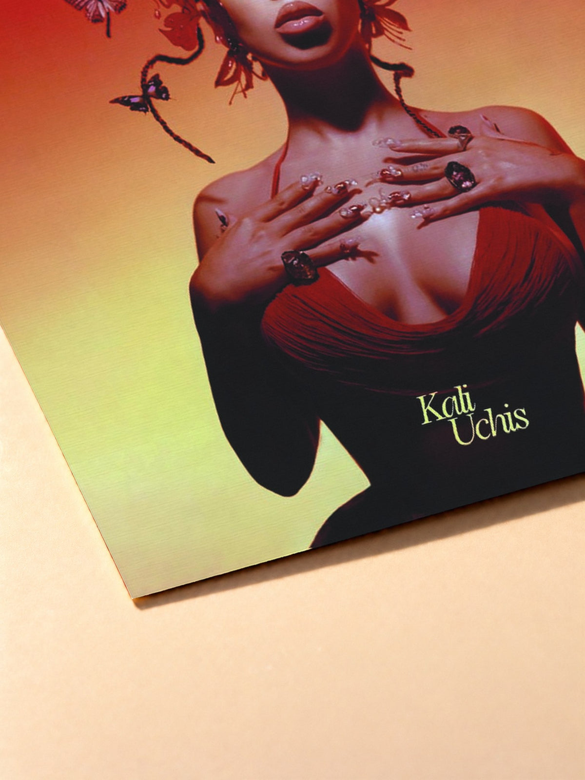 Gros plan sur l'impression du poster Kali Uchis – Red Moon In Venus