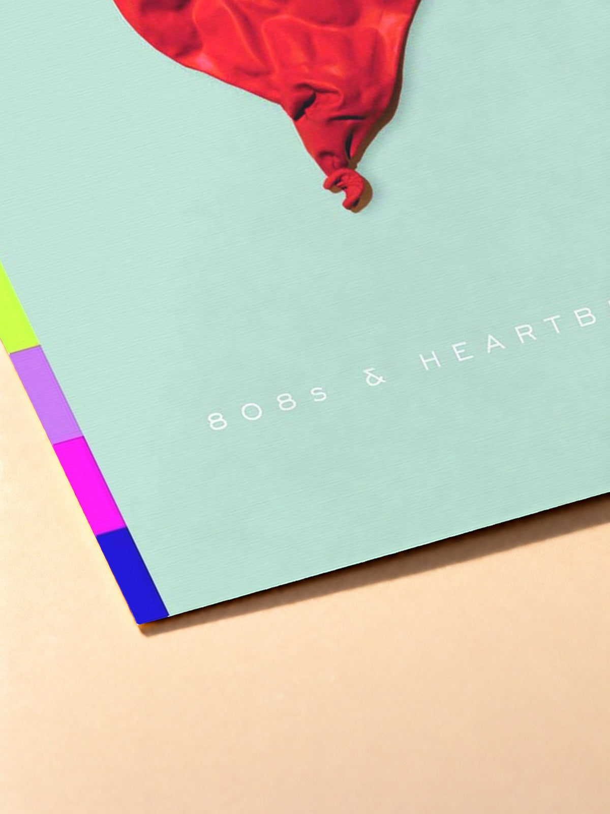 Gros plan sur l'impression du poster Kanye West – 808s & Heartbreak
