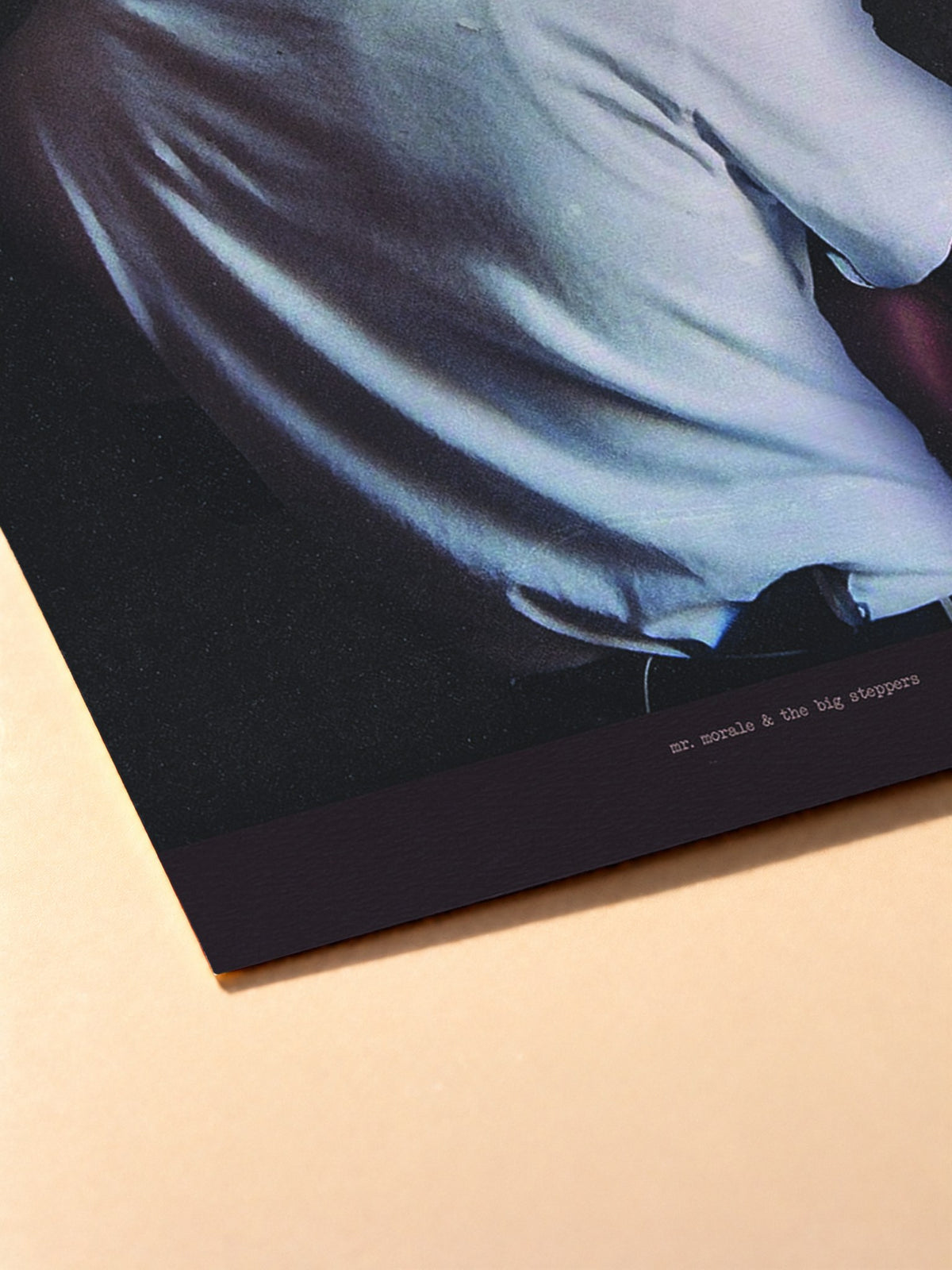 Gros plan sur l'impression du poster Kendrick Lamar – Mr. Morales & The Big Steppers