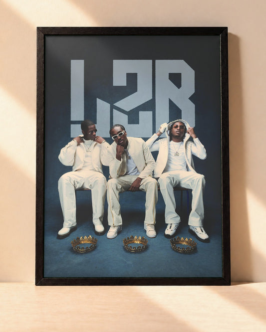 Poster L2B – Nes Pour Briller encadré dans un cadre noir, posé contre un mur clair
