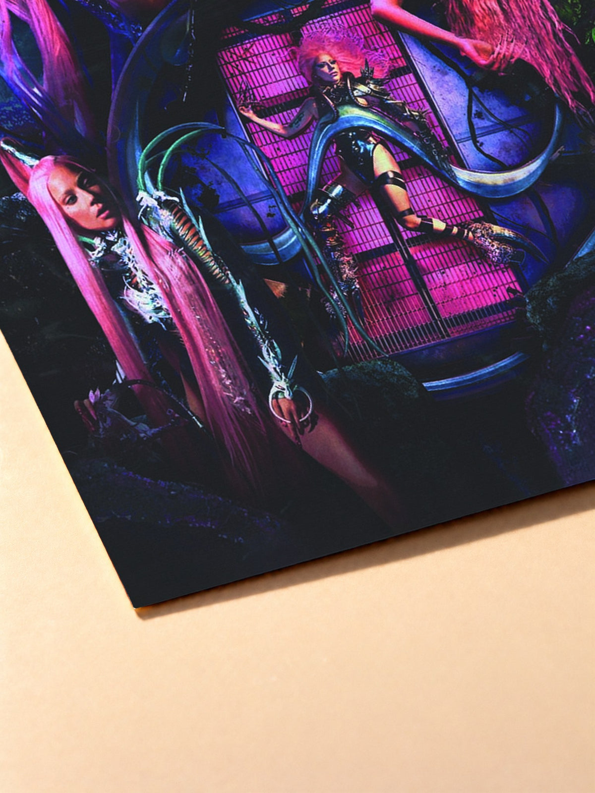 Gros plan sur l'impression du poster Lady Gaga – Chromatica