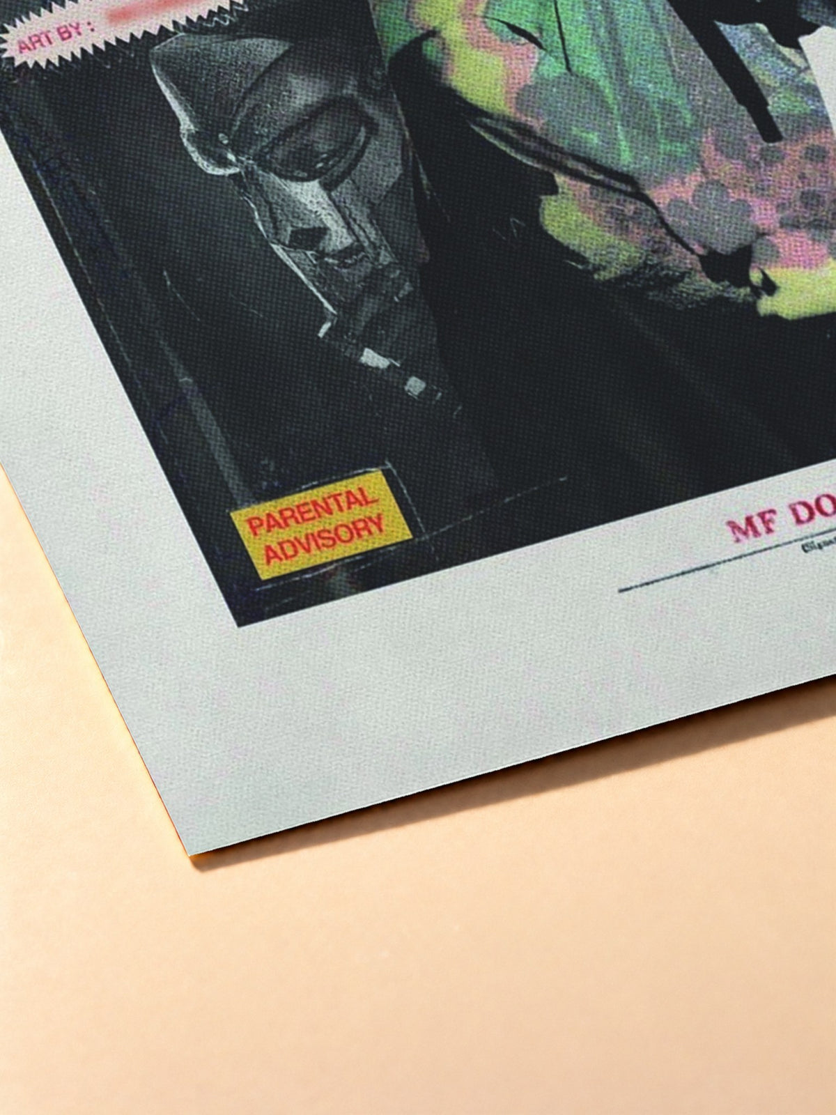 Gros plan sur l'impression du poster MF DOOM