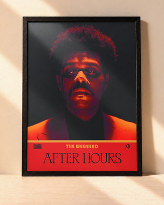 Poster The Weeknd – After Hours encadré dans un cadre noir, posé contre un mur clair