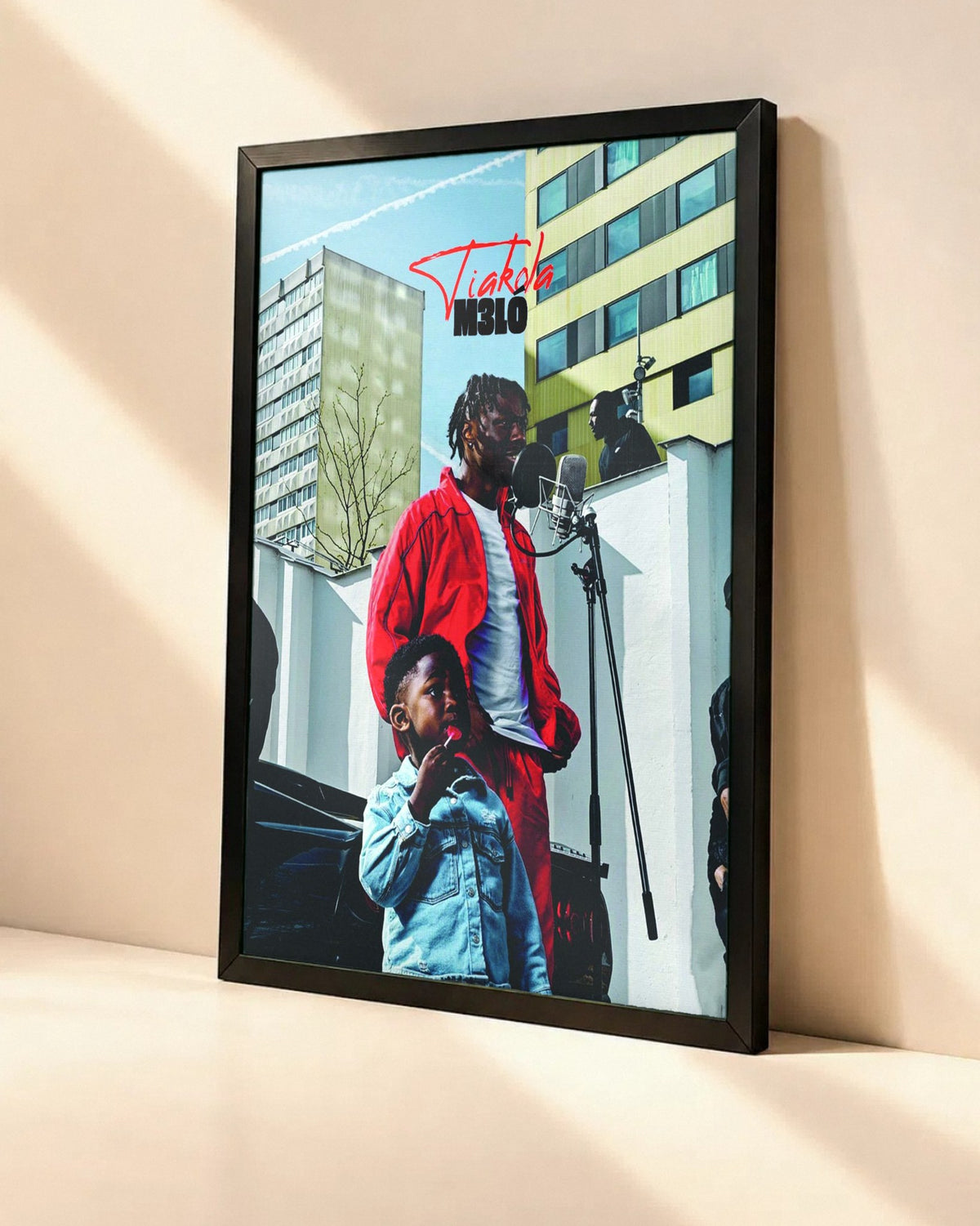 Poster Tiakola – Mélo dans un cadre noir, vue en angle